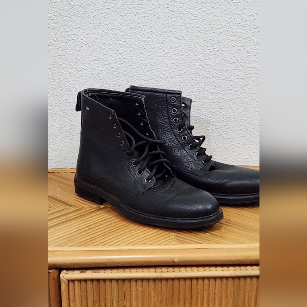 Men's leather boots
